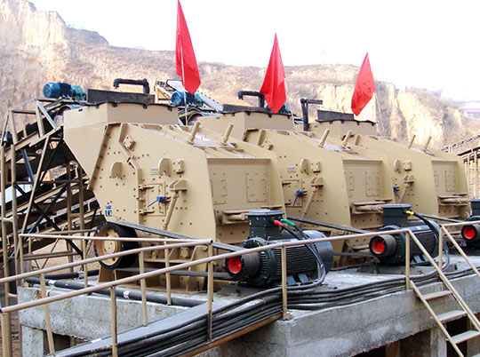 紅星 講解夏季破碎機(jī)操作注意事項